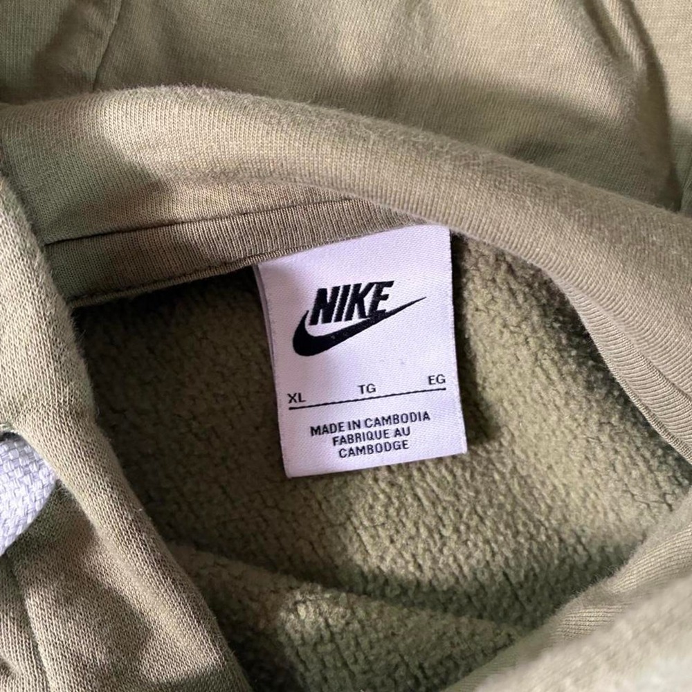 NWOT olive Nike Sportsclub fleece green hoodie with monogram print. Men's XL - Picture 3 of 5